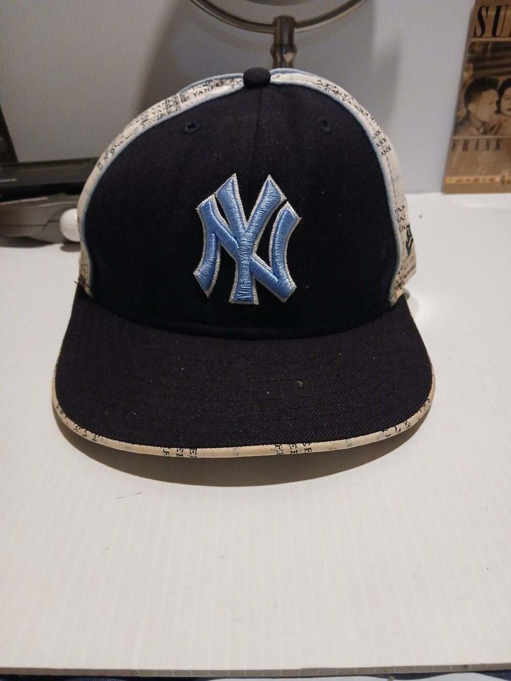 New Era New York Yankees 59FIFTY Fitted Hat Size 7 1/8 Navy Blue